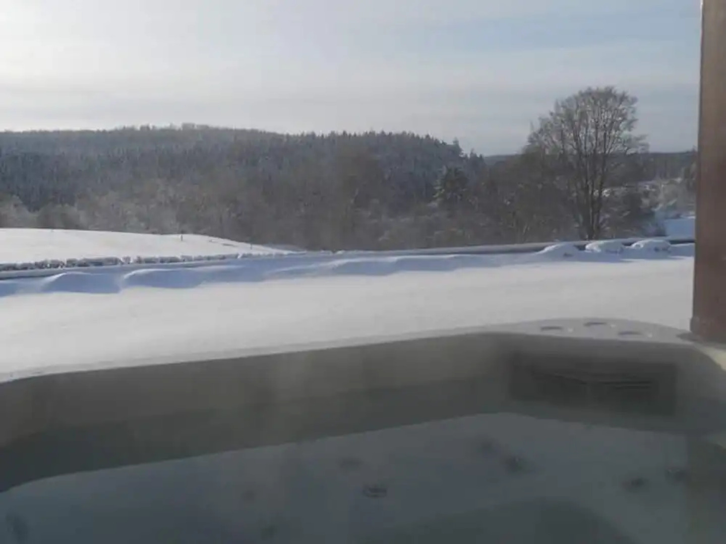 Classy Holiday Home in Martilly with Hot Tub