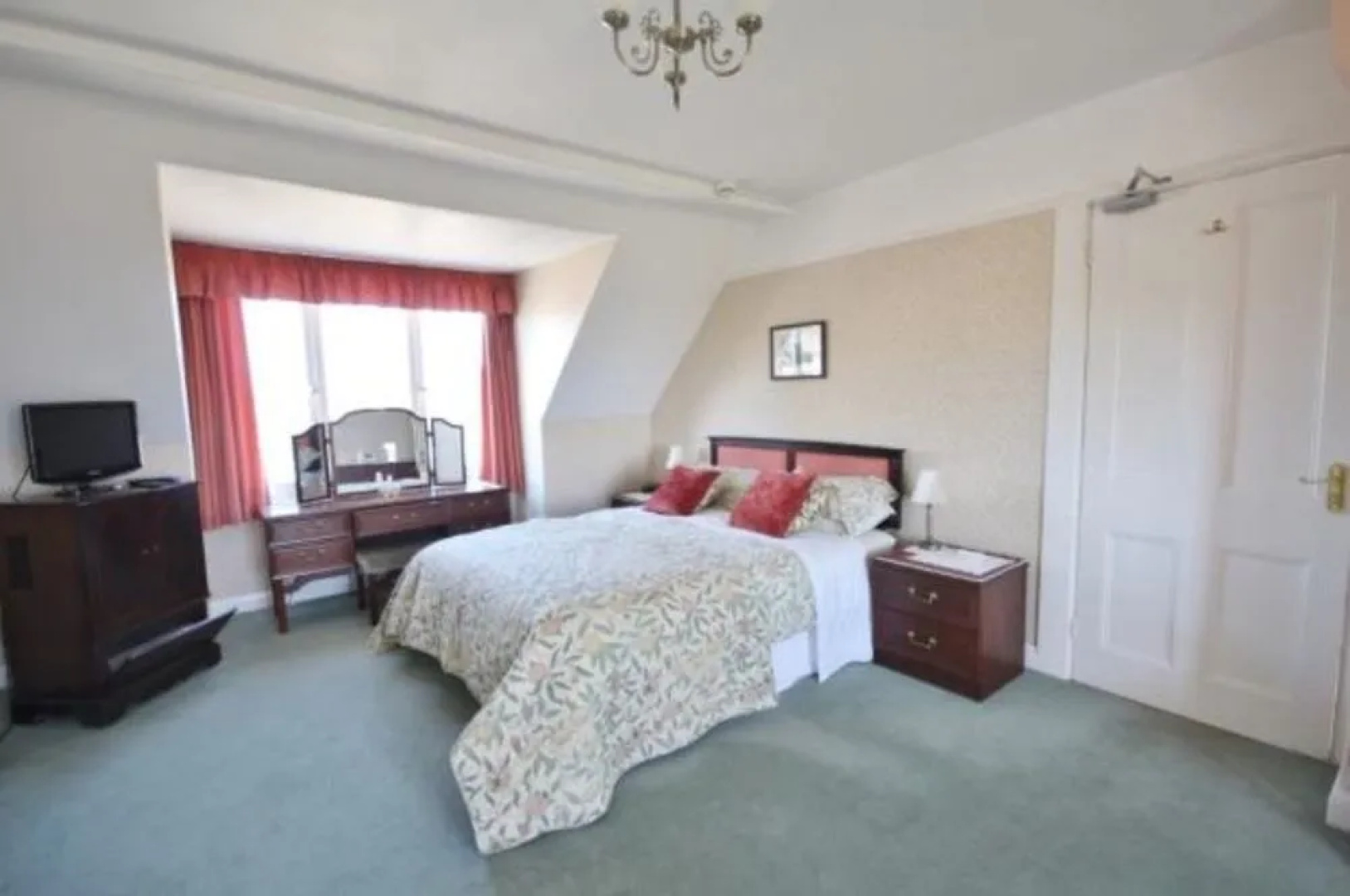 Hillcrest House Bed & Breakfast
