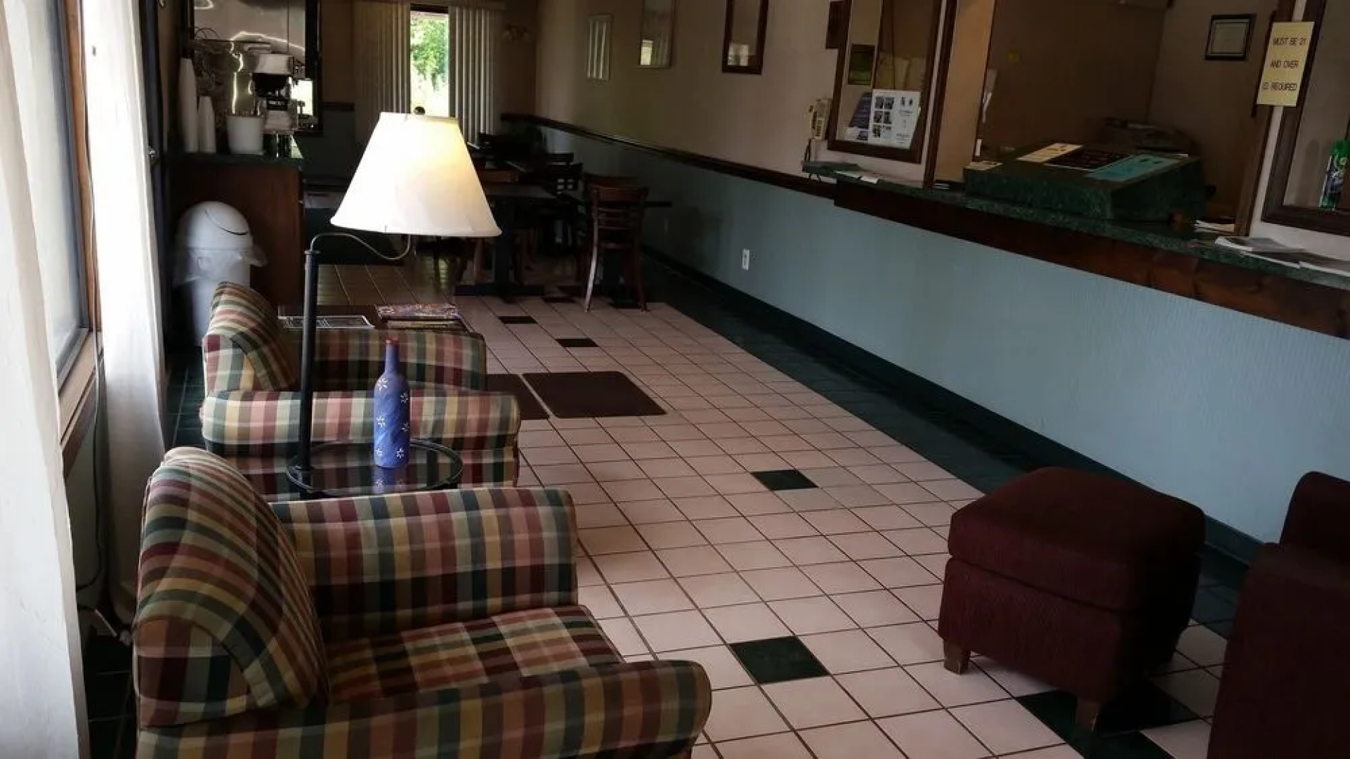 Super 8 Motel - Clarion