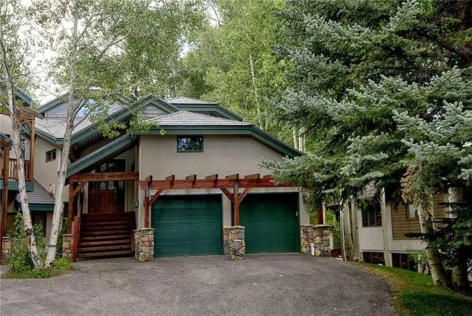 254 Arrowhead Dr. Unit B 5 Bedroom Duplex