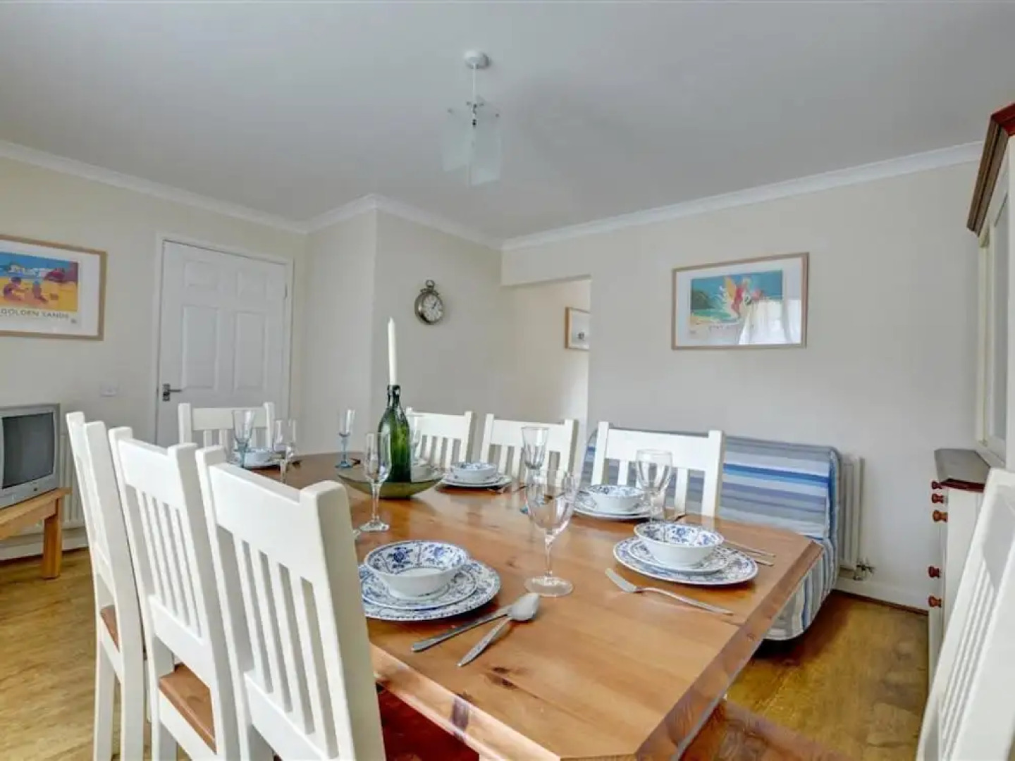 Comfortable Urban Residence Within Walking Distance of the City Centre and the Beach at Pembroke