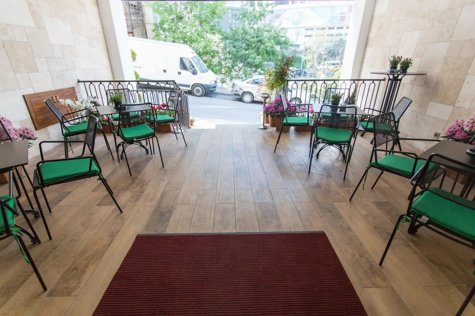 The White Orient Hotel