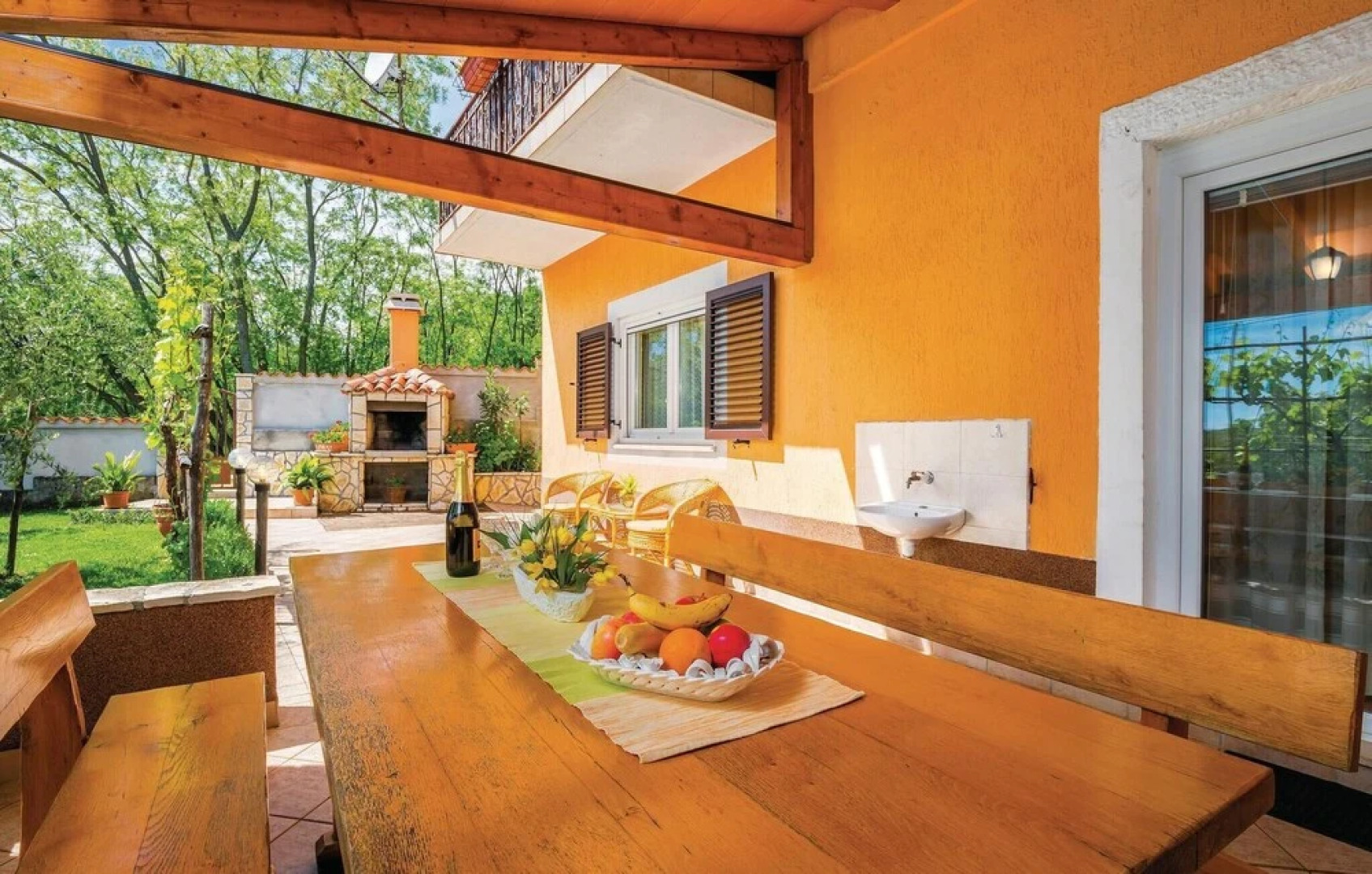 Amazing Home in Sumber With Wifi and 4 Bedrooms