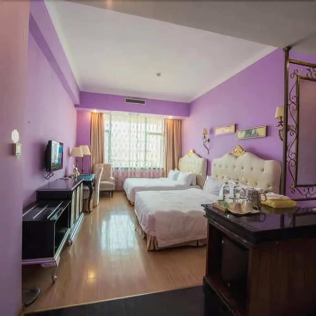 Royal Hotel