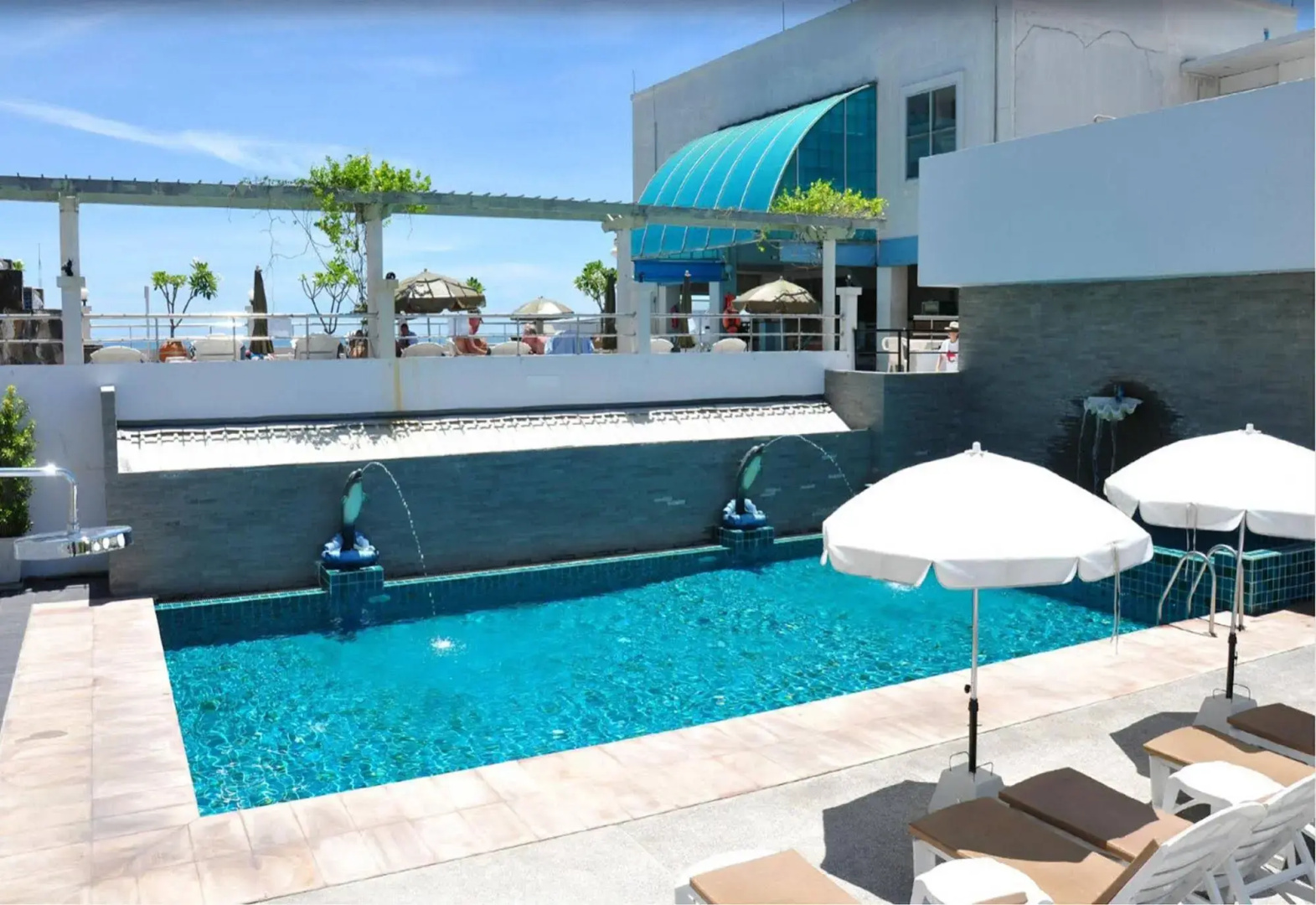 Flipper House Hotel
