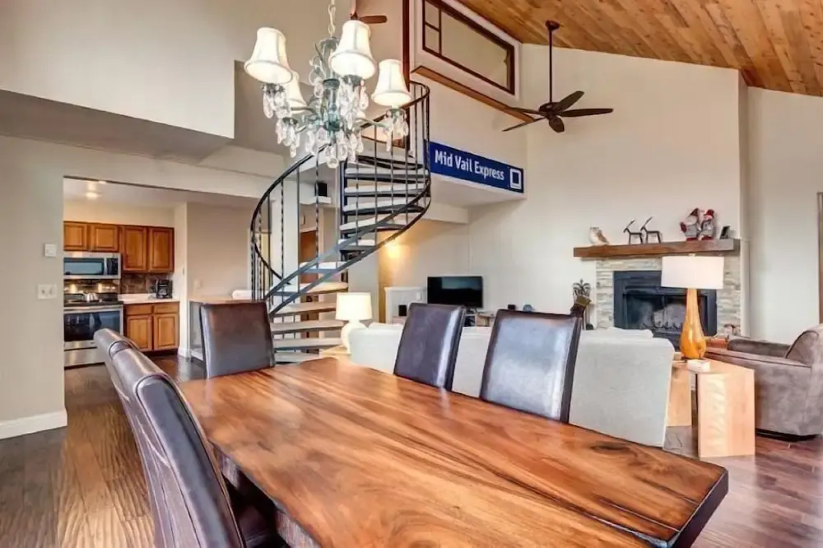 2-225 Eagle Dr Unit 8B Summer Only