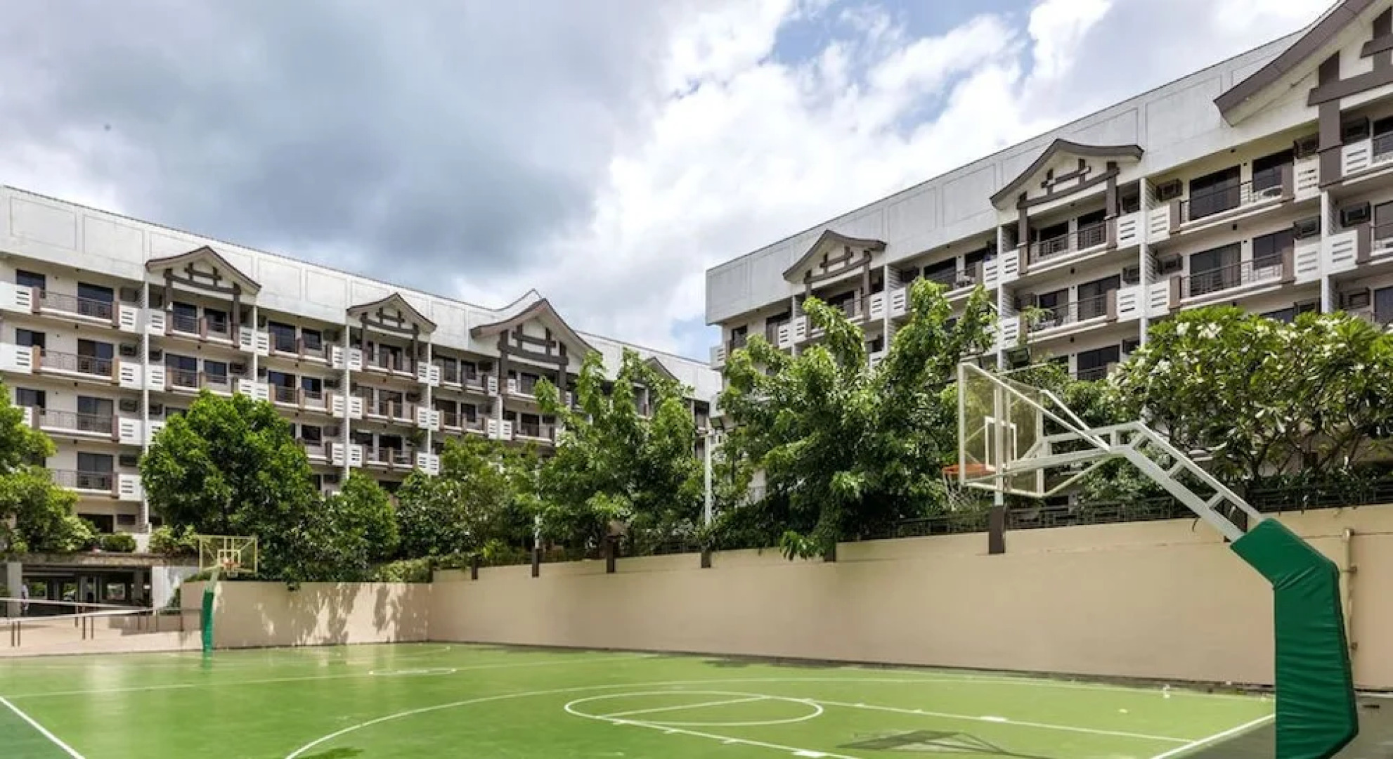 The Redwoods SM Fairview with Balcony Quezon City,Metro Manila Philippines