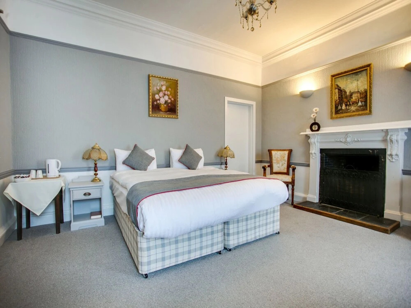 The Murray Arms Hotel