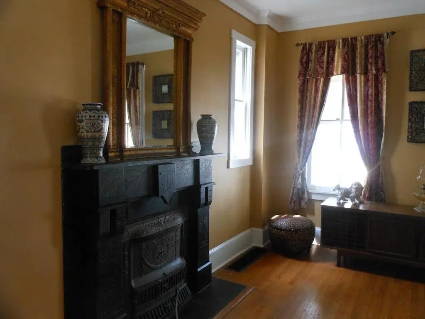 Miss Helens Guesthouse