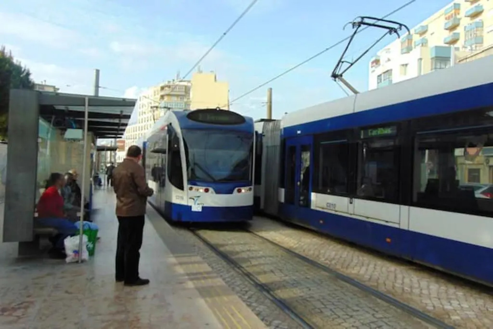 Apartment with 2 bedrooms in Almada with shared pool enclosed garden and WiFi 5 km from the beach