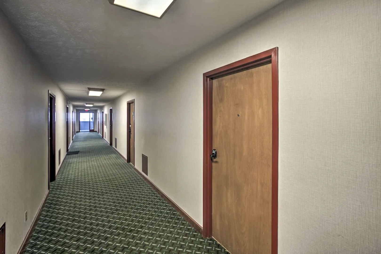 Ski-in Ski-out Wintergreen Condo w/ Balcony