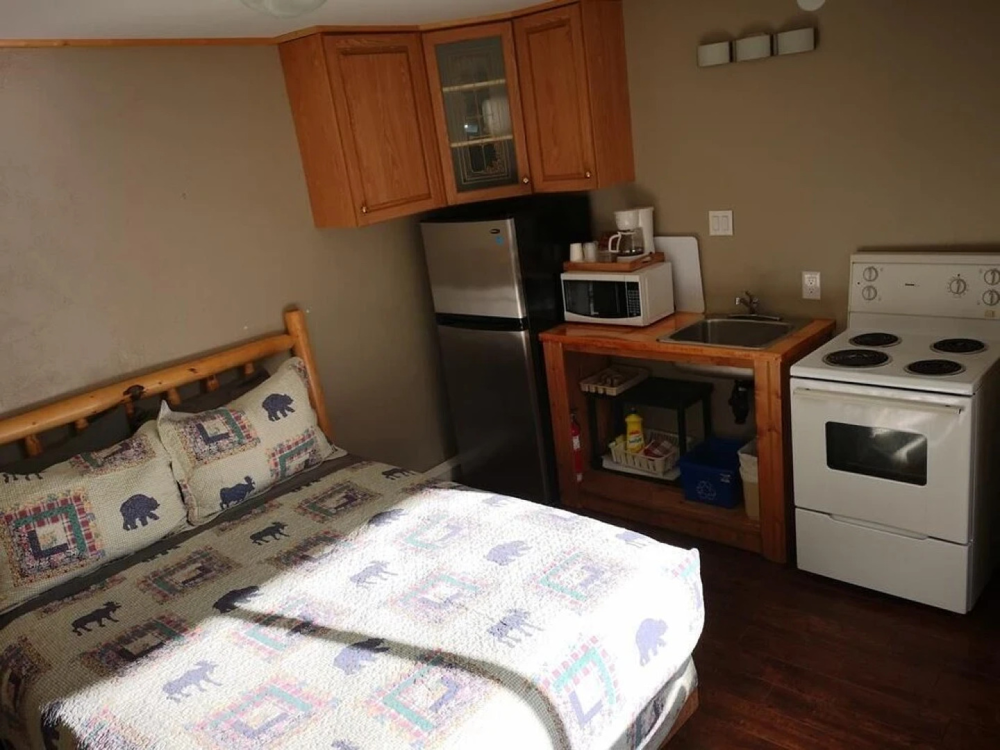 Overlook Inn & Cabins