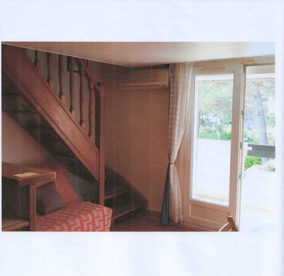 Apartment With one Bedroom in Bandol, With Furnished Terrace - 2 km From the Beach