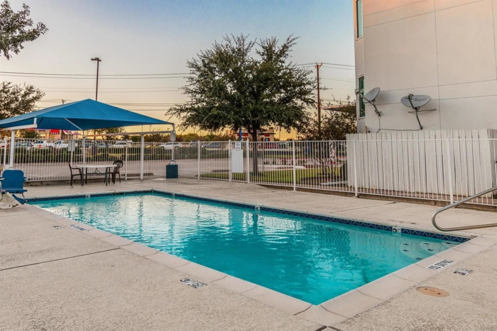 Motel 6 Benbrook, TX - Fort Worth