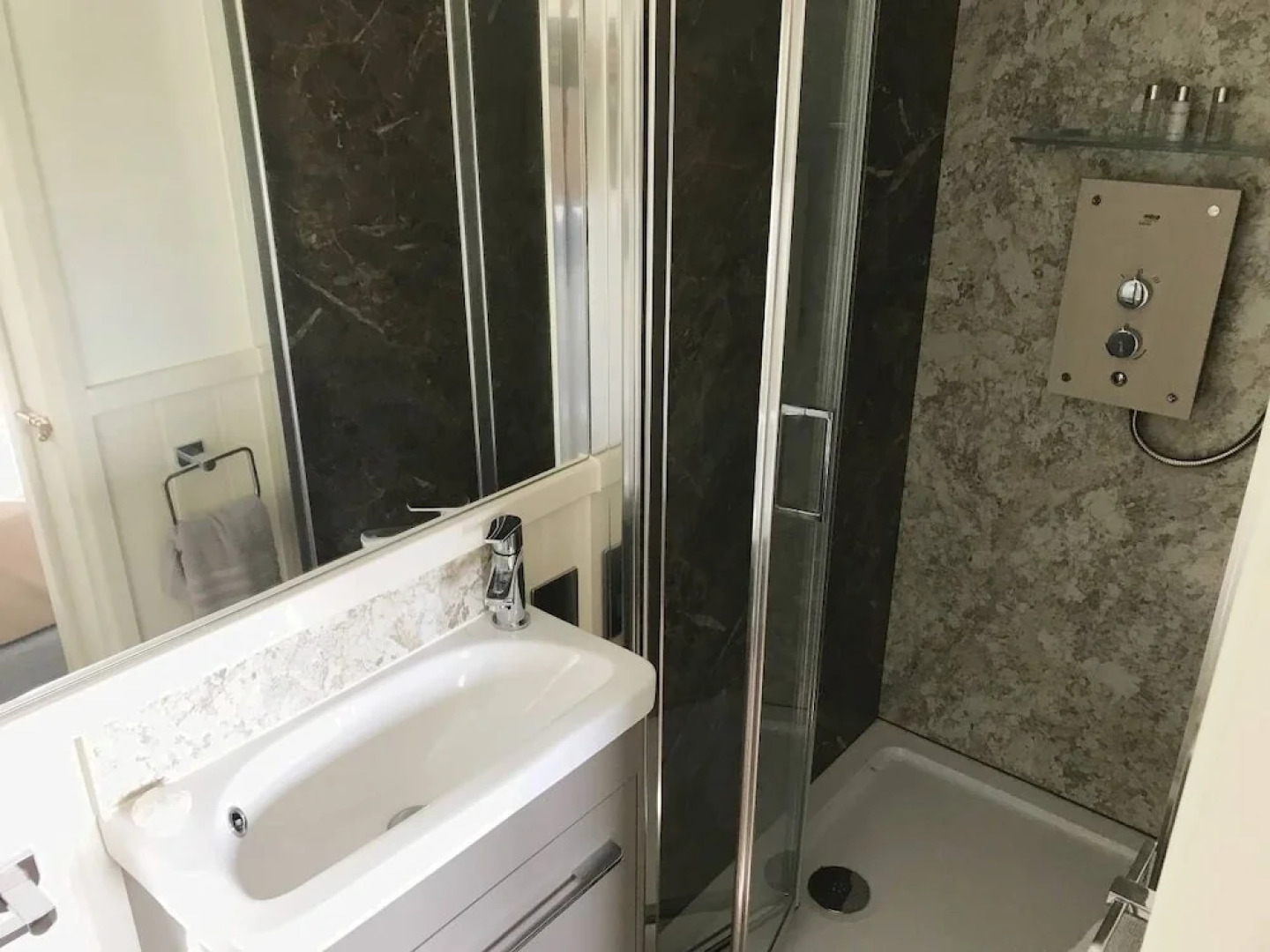 5 Luxury Shepherds Hut Mobile Home