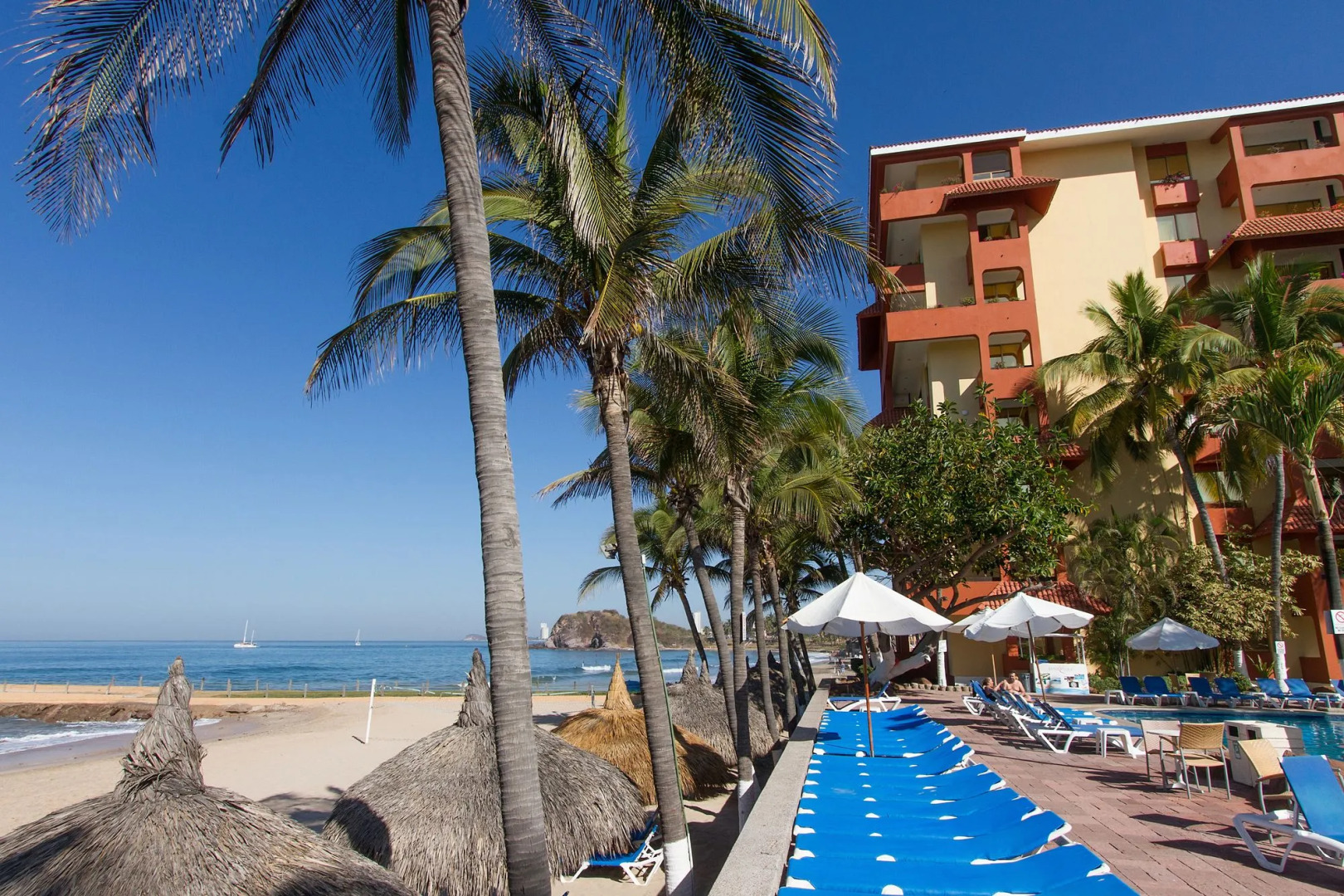 Luna Palace Hotel and Suites