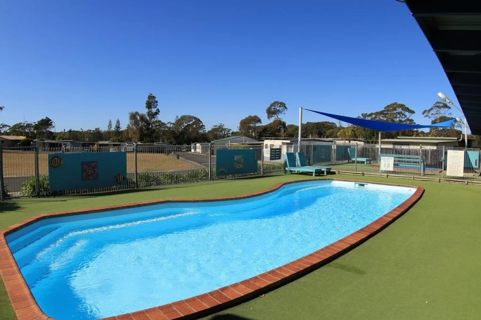 Lakeside Cabins & Holiday Village