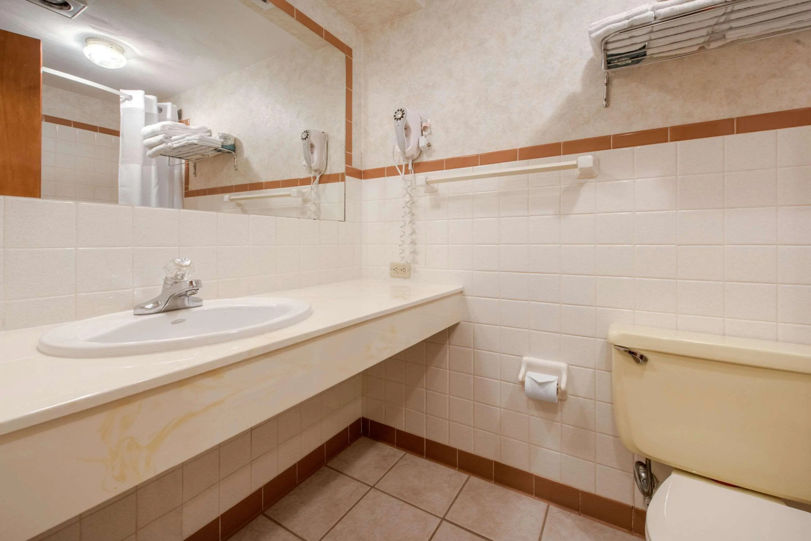 Quality Inn Breeze Manor