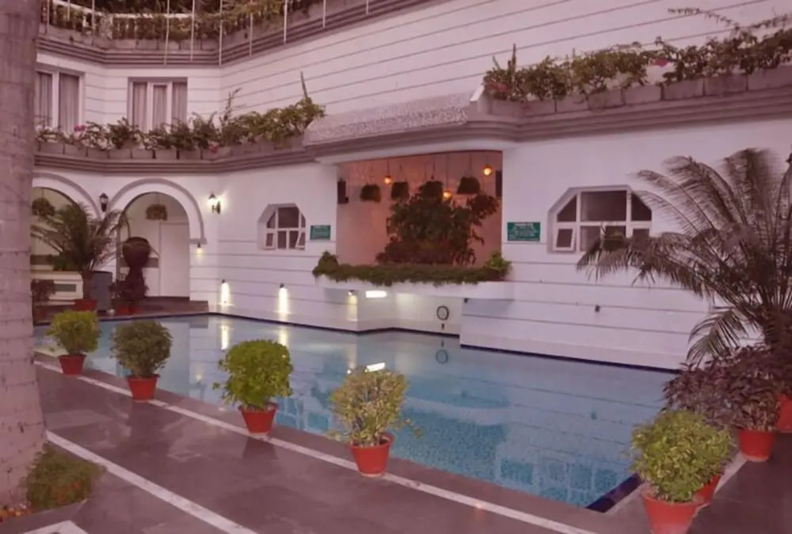 Grand Continental Hotel