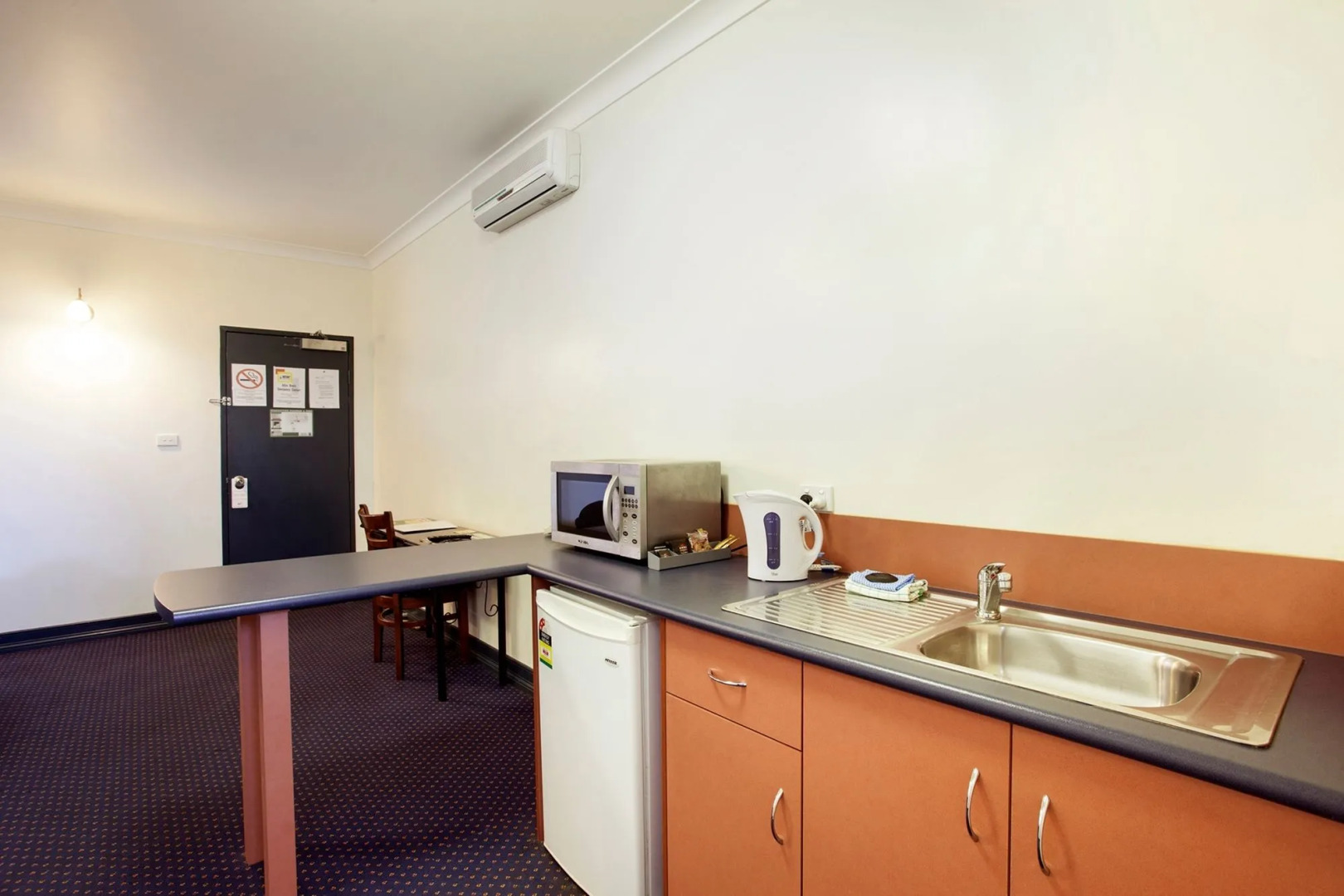 Nightcap at Atherton Hotel