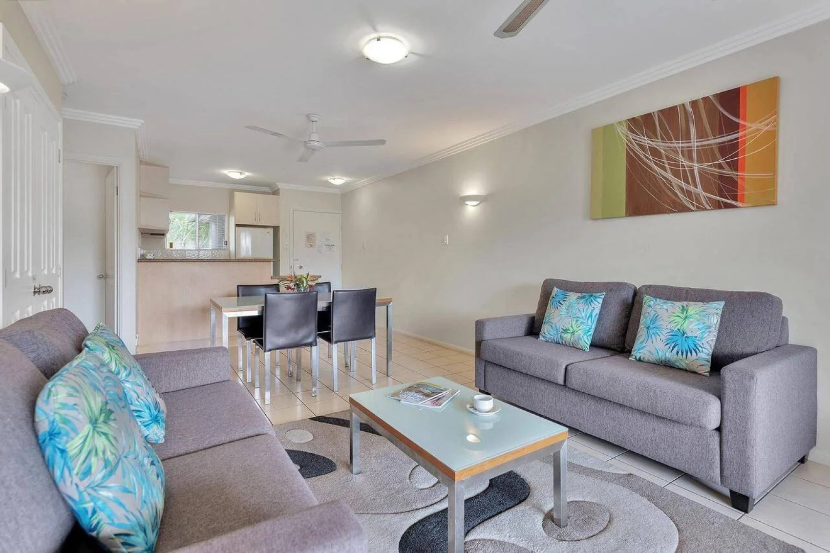 Bay Village Tropical Retreat & Apartments