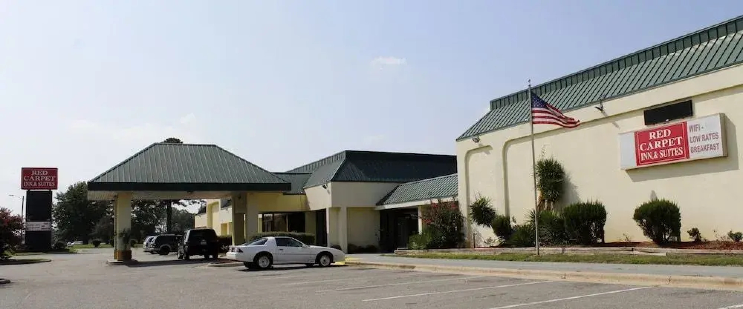 Red Carpet Inn & Suites