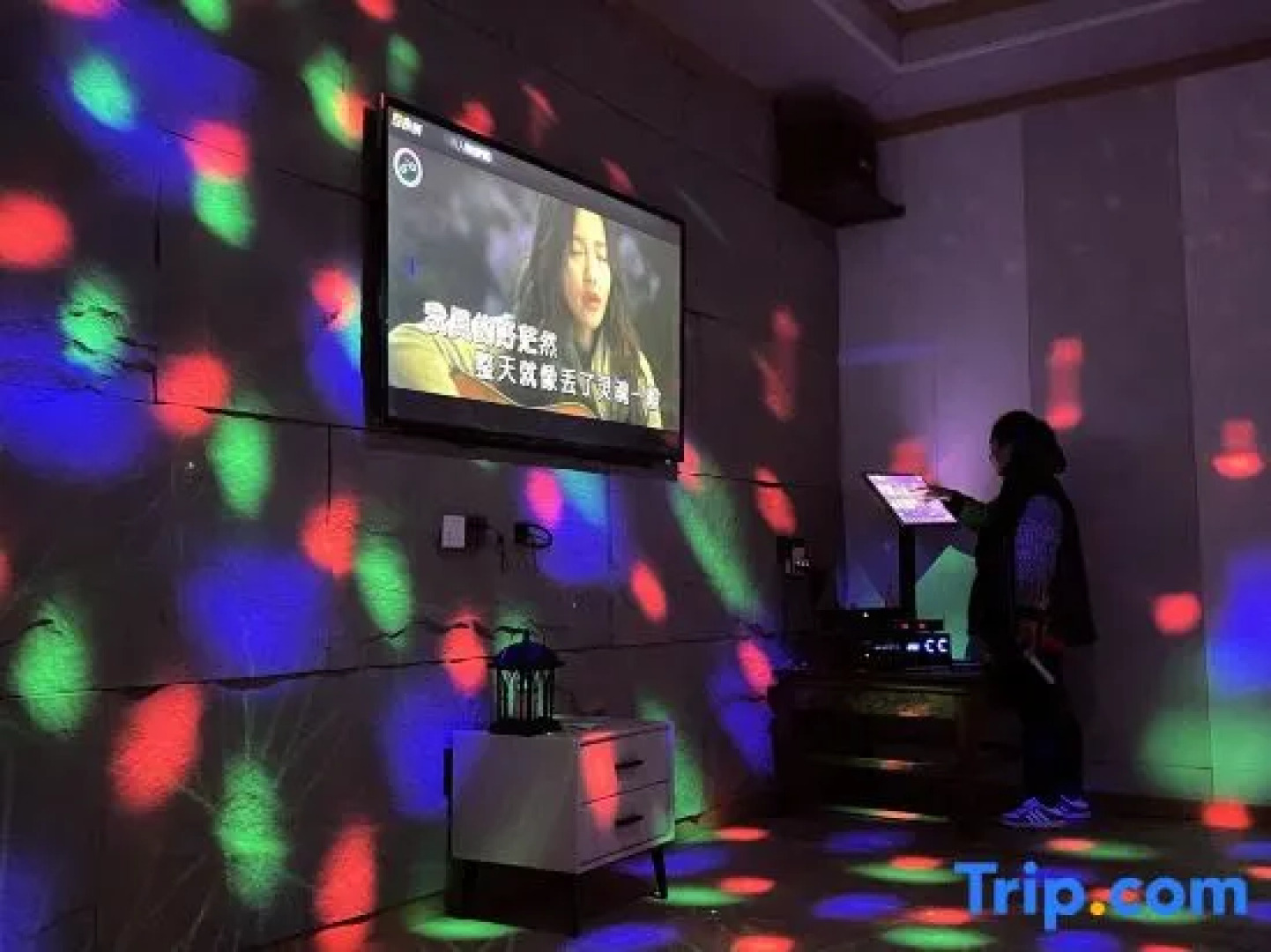 Lugu Lake Yunshang Flower Blossoms Half Mountain Lake View Resort