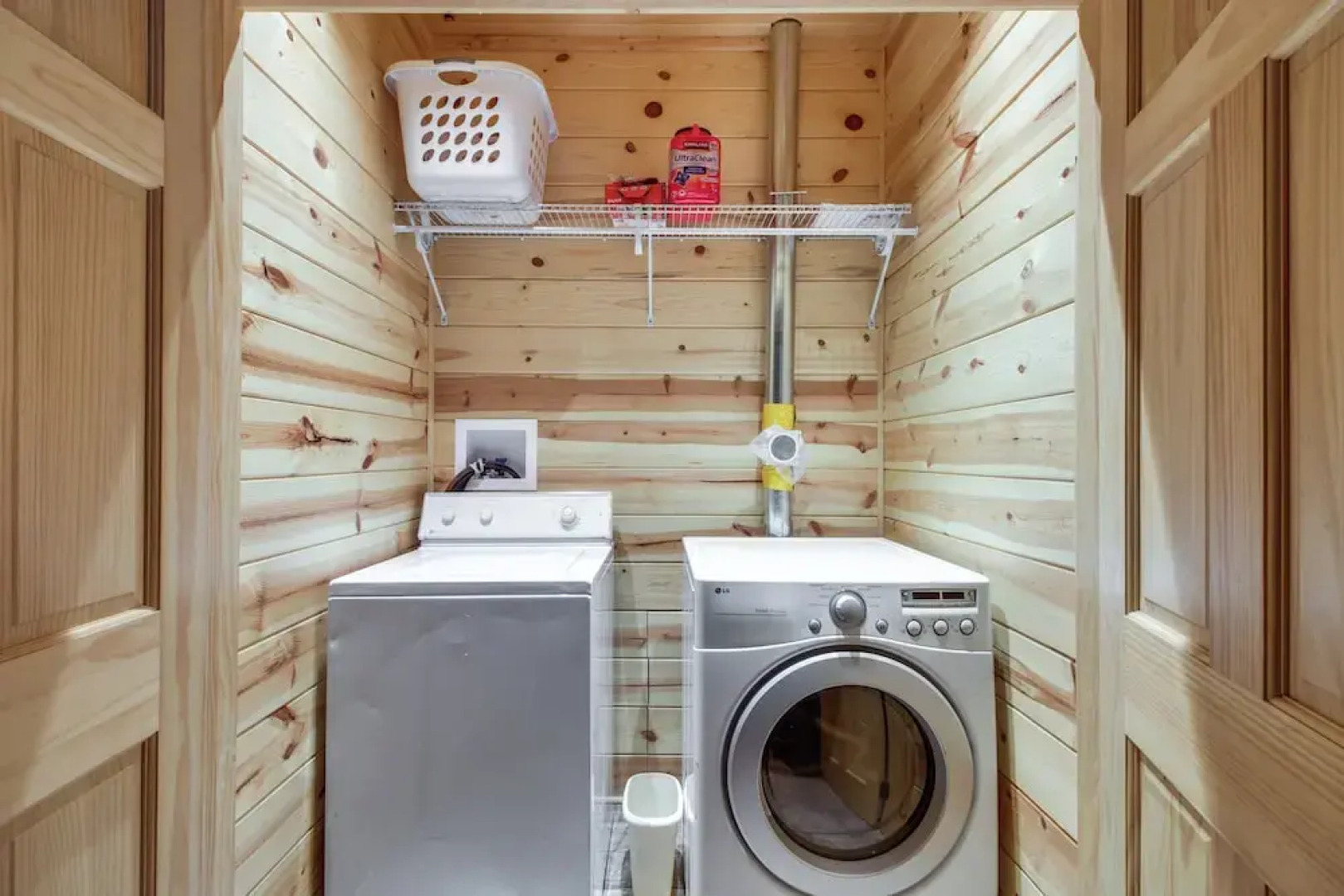 Pequot Lakes Vacation Rental w/ Patio & Fire Pit