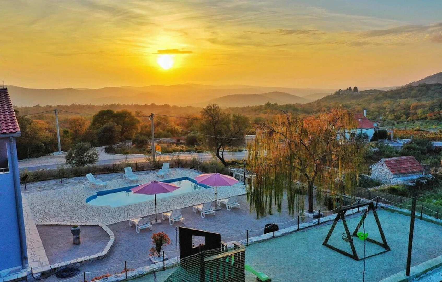 Stunning Home in Blizna Donja With Wifi and 4 Bedrooms