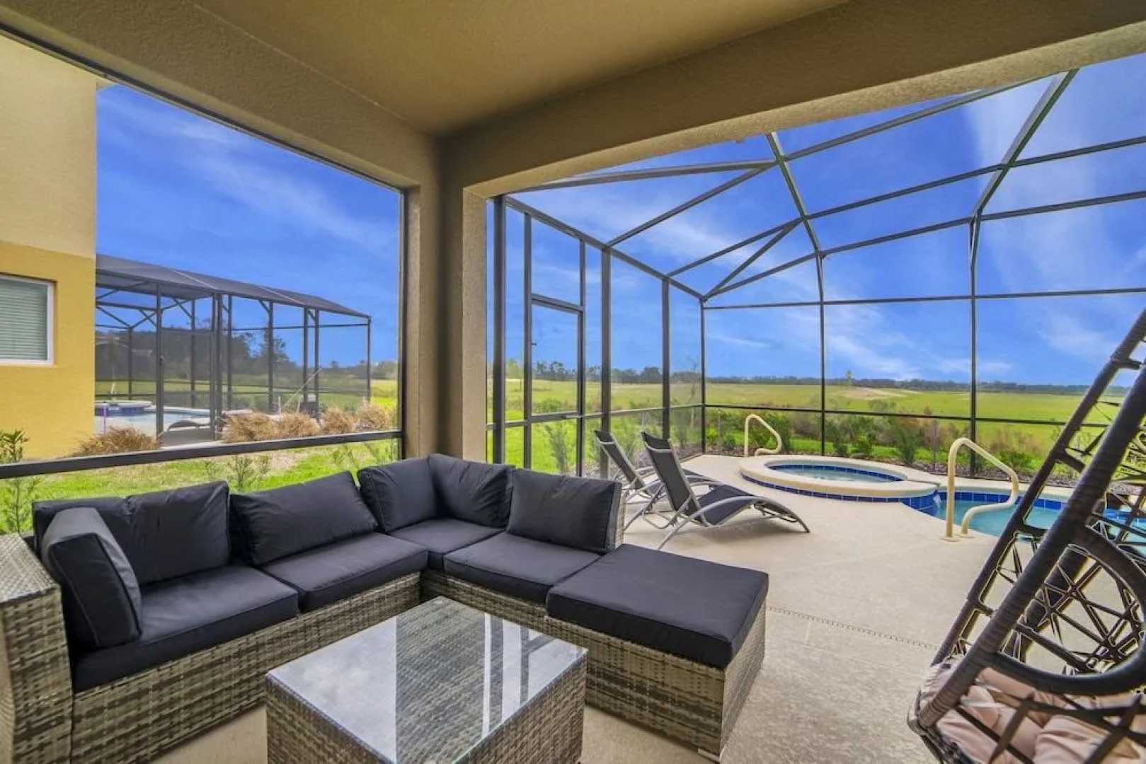 Oakview Villa Solterra Resort 4