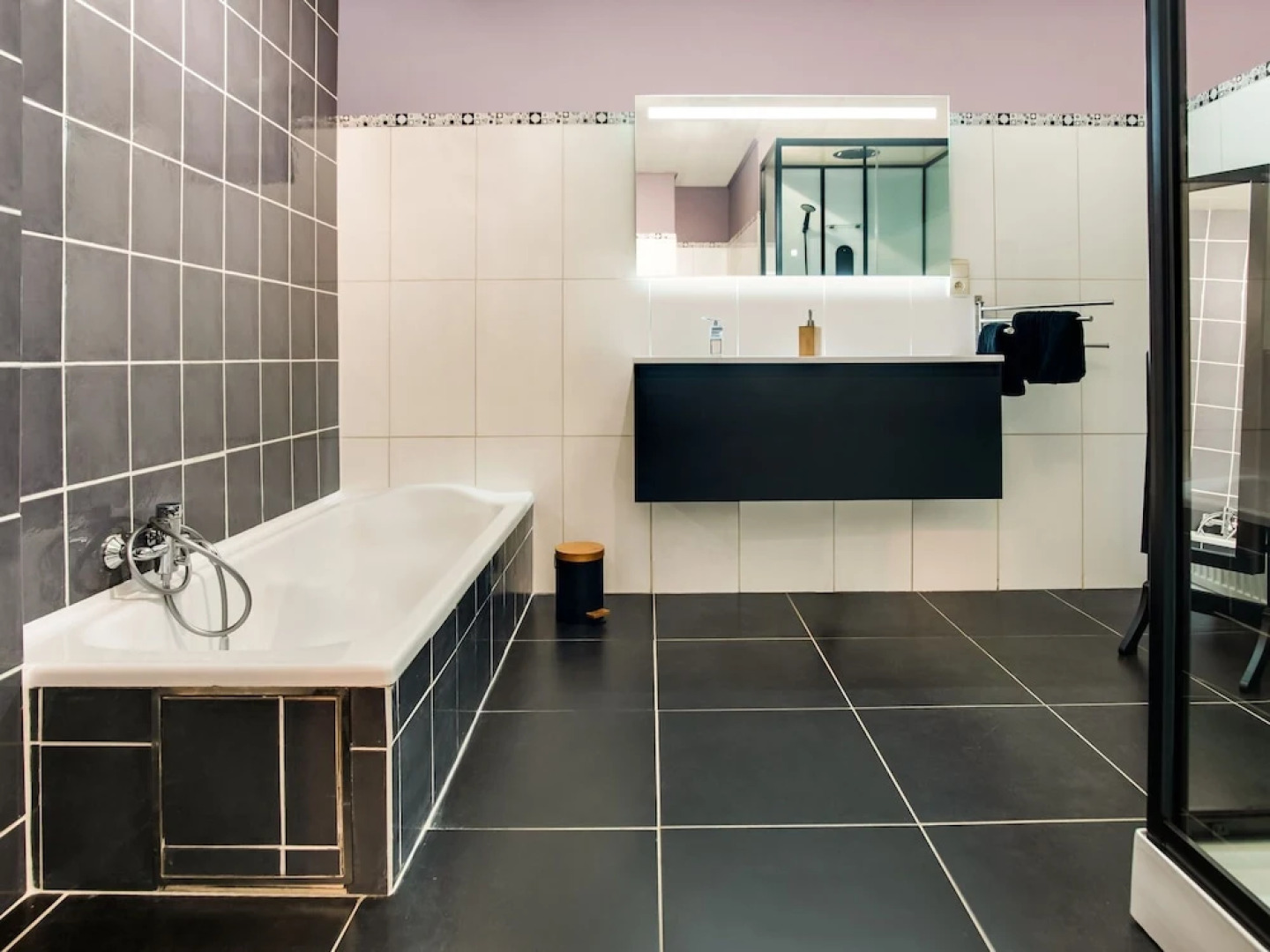 Cosy Holiday Home in Vresse-sur-Semois with Terrace