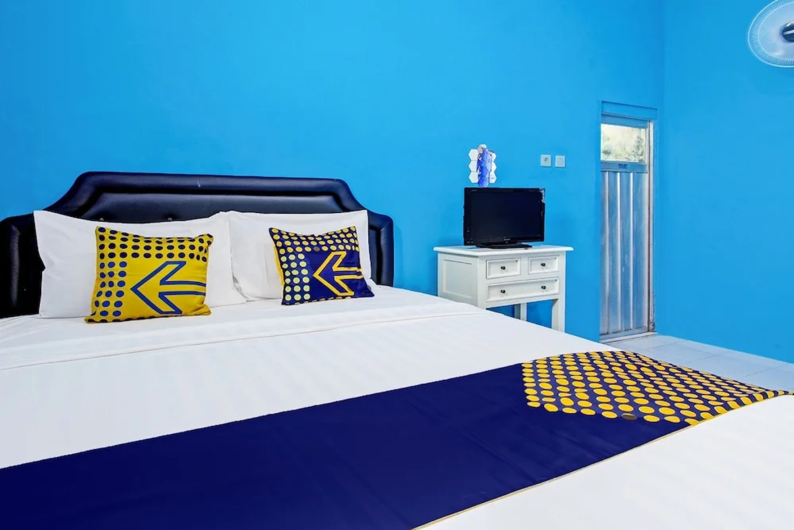 SPOT ON 92179 Latinos House