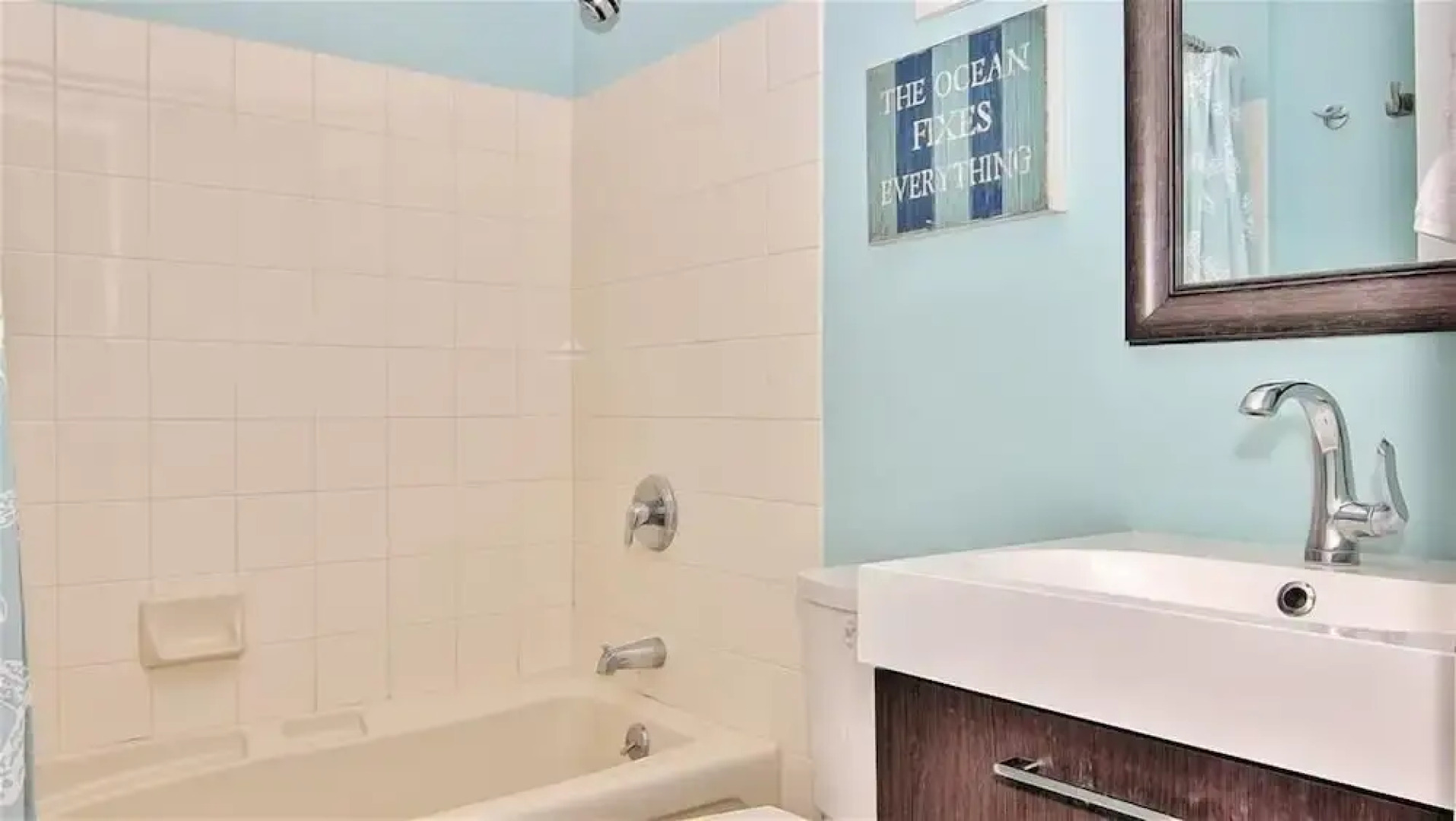 Hamilton 206 2 Br condo by RedAwning