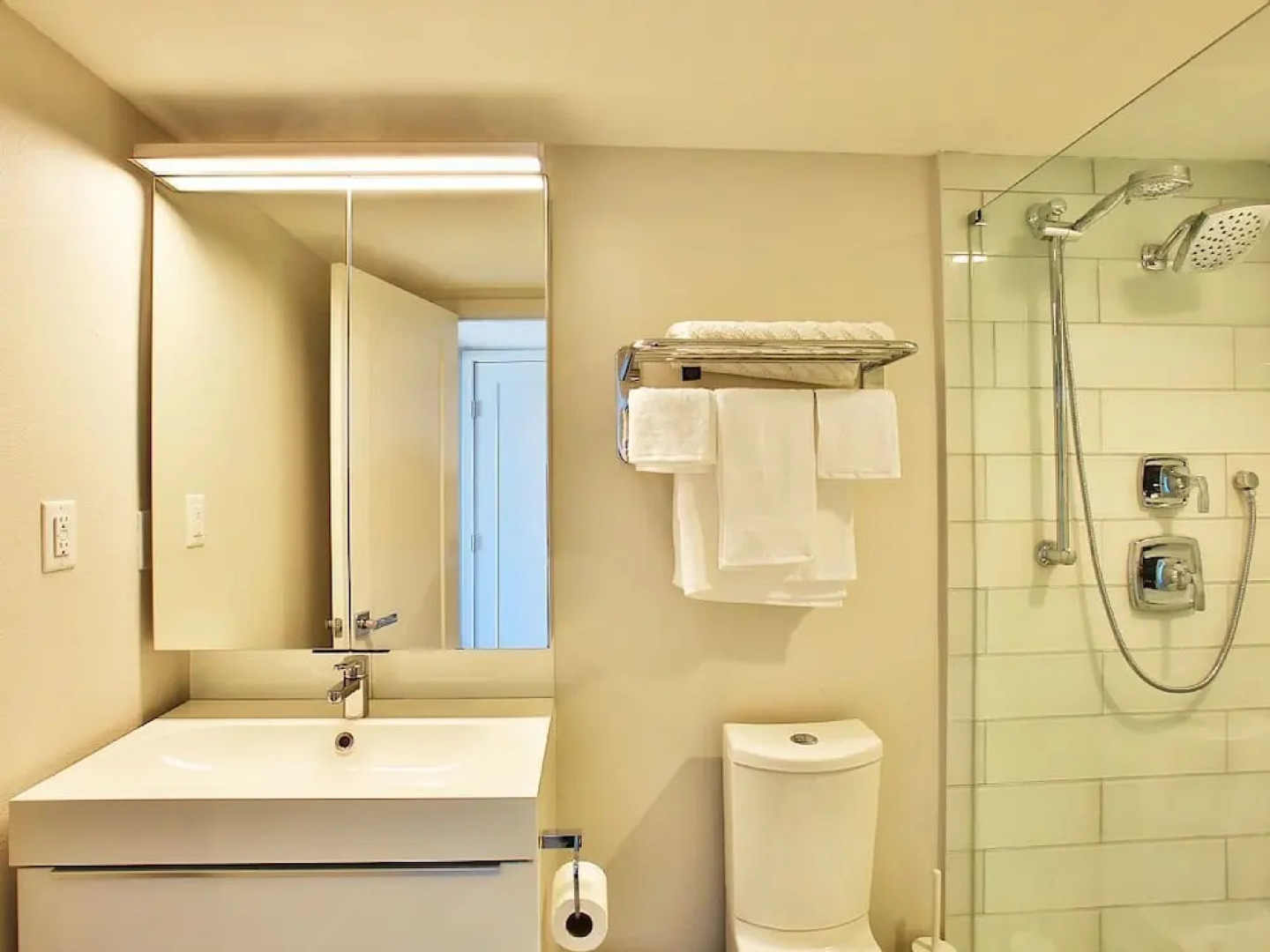 4495 S. Atlantic Ave #306S 2/2 Ocean front - 2 Br condo by RedAwning