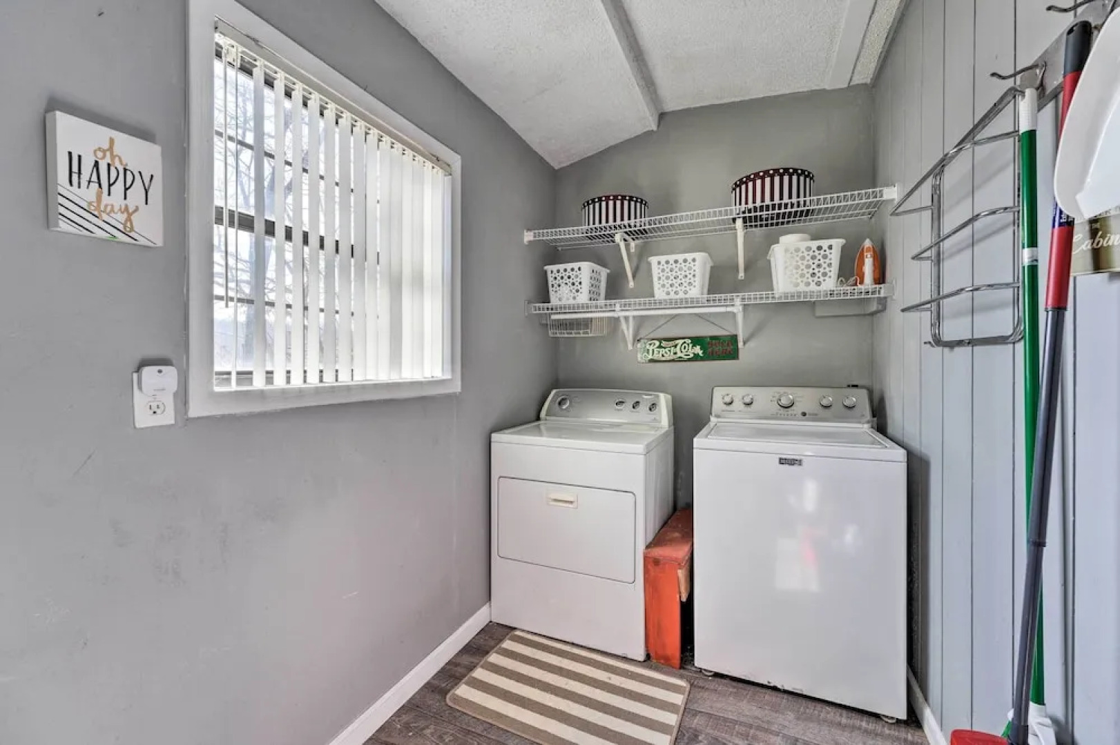 Lakefront Vacation Rental w/ Deck & 2 Docks!