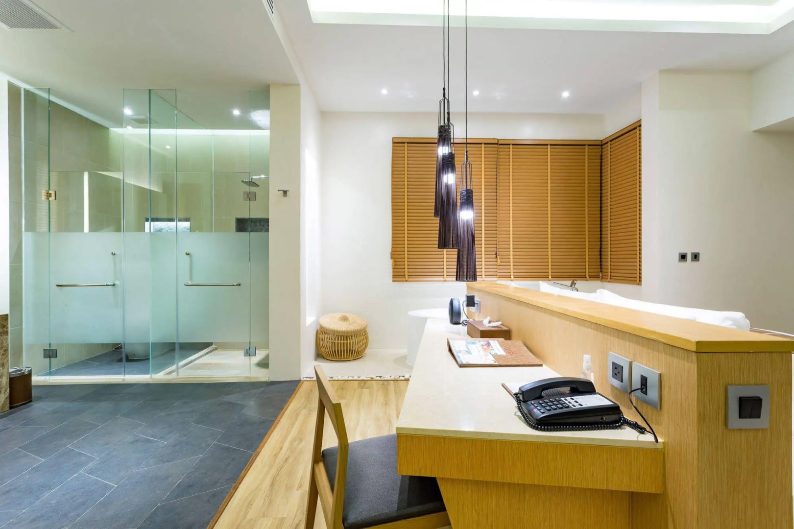 Crest Resort & Pool Villas