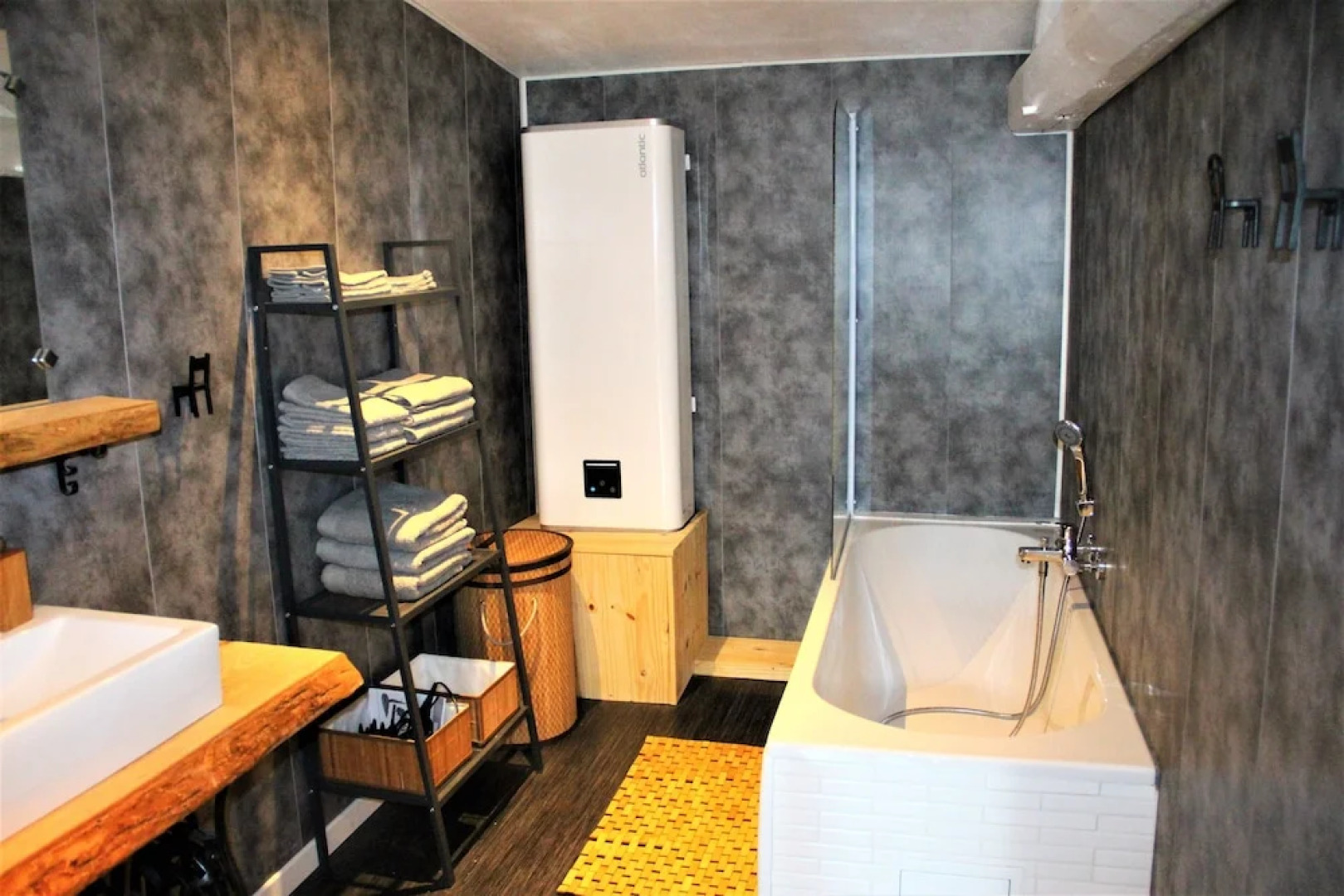 A la fontaine fleurie