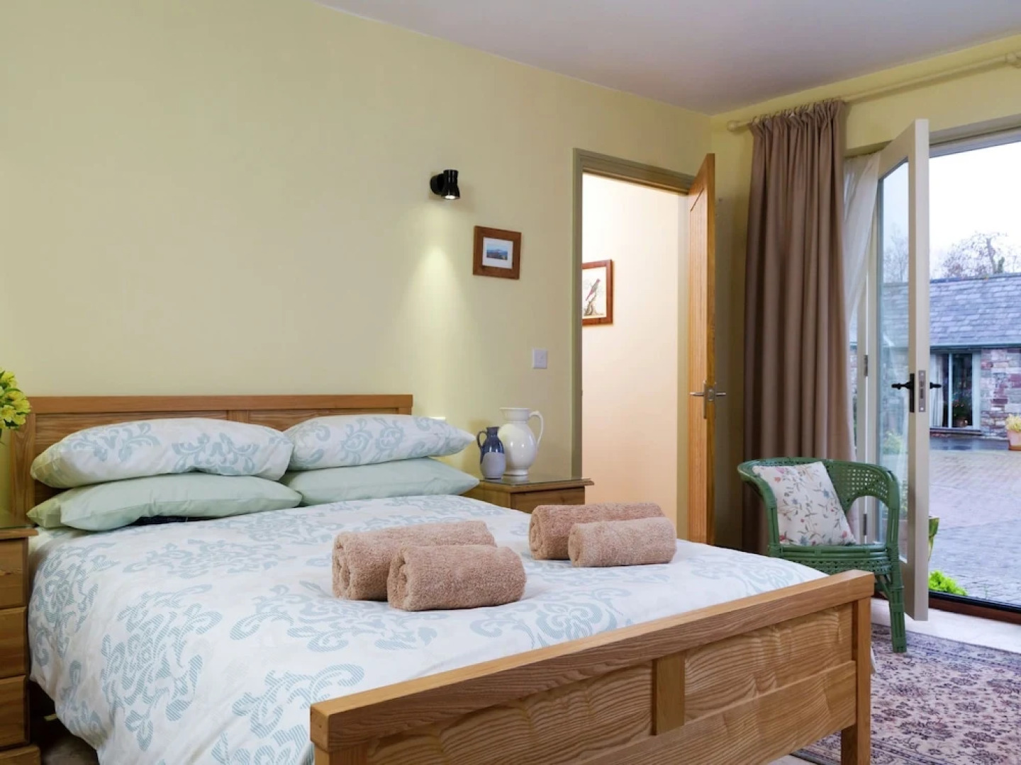 Comfortable Holiday Home in Crickhowell Near River Usk