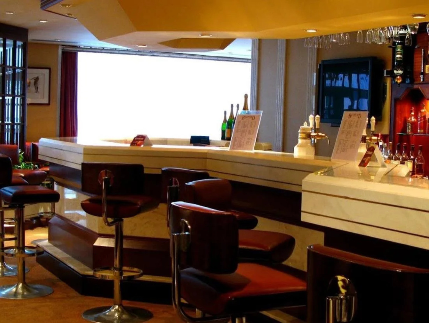 Bedford Hotel & Congress Centre