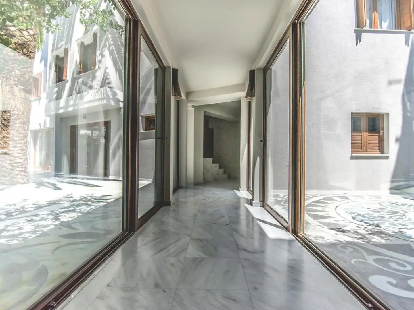 Apollon Library Suites