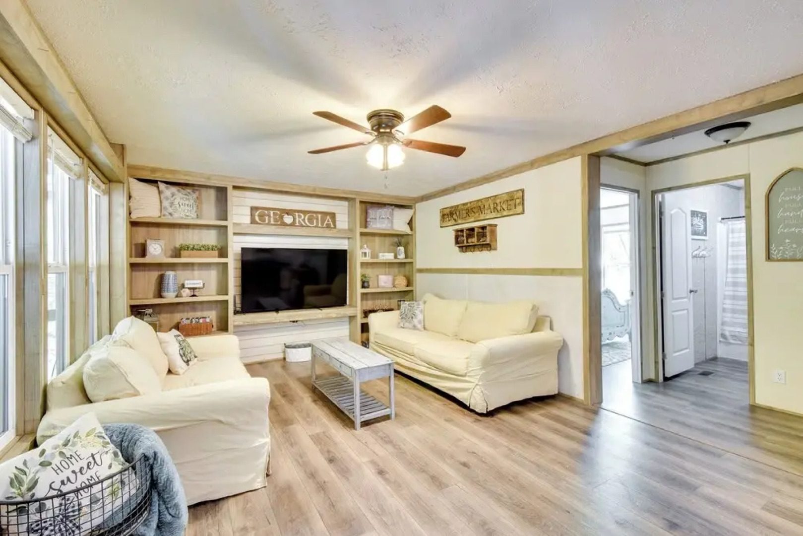 8 Mi to Helen: Sautee Nacoochee Home w/ Hot Tub