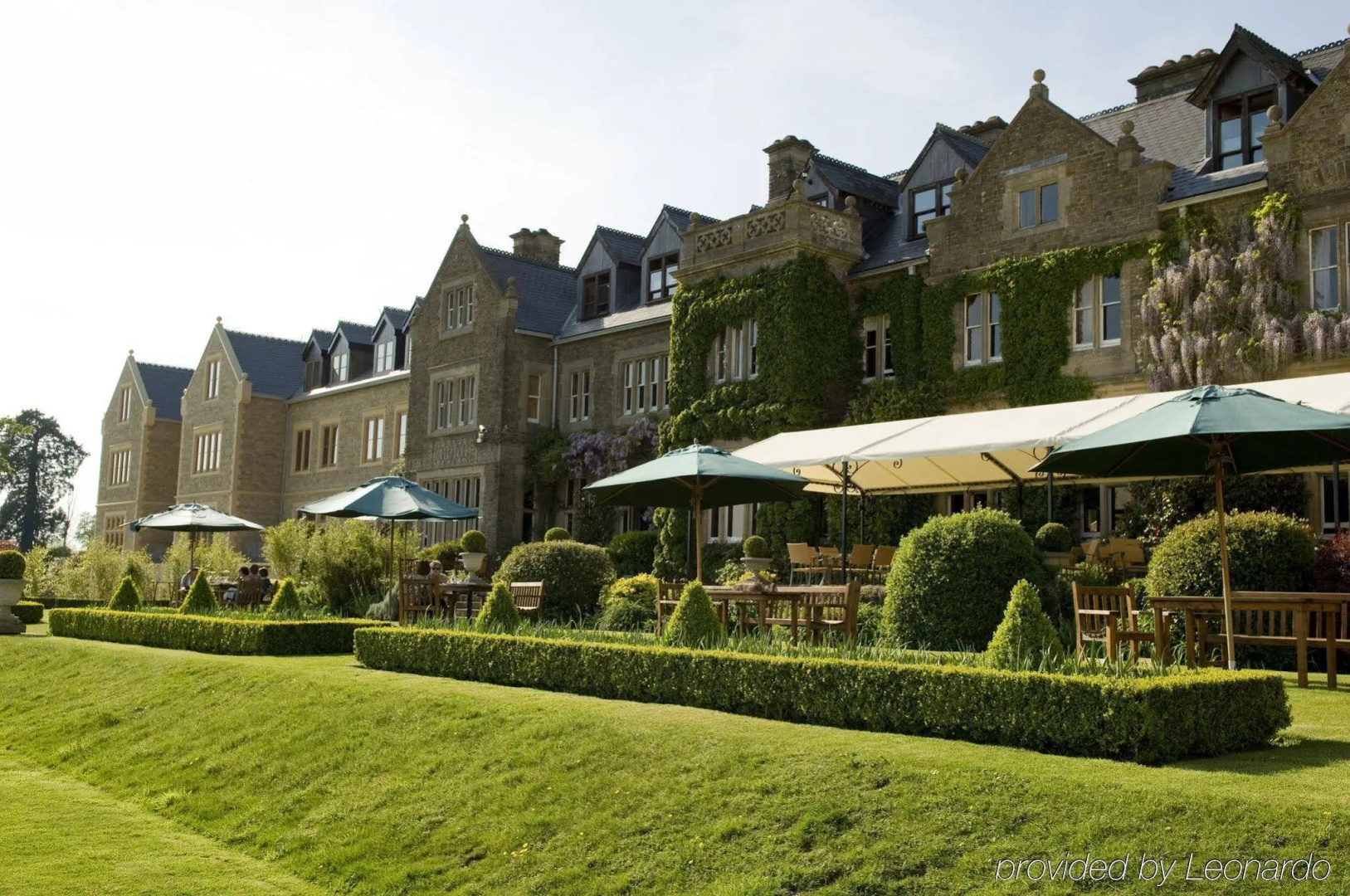 South Lodge Hotel