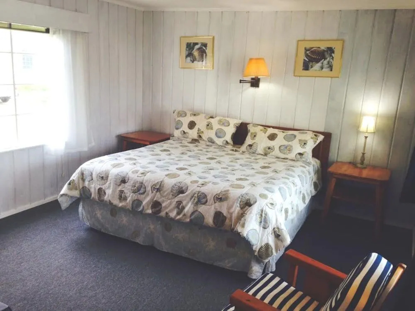 Tillicum Beach Motel (Deane's Oceanfront Lodge)