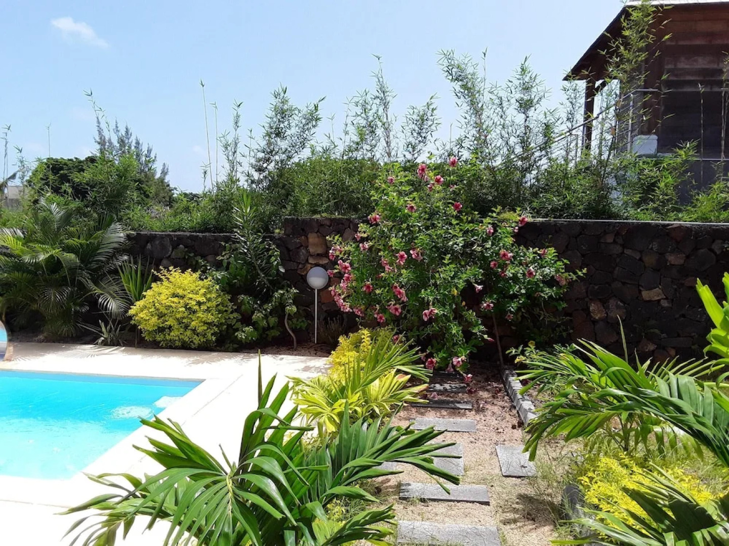 Villa With 3 Bedrooms in Calodyne, With Wonderful sea View, Private Po