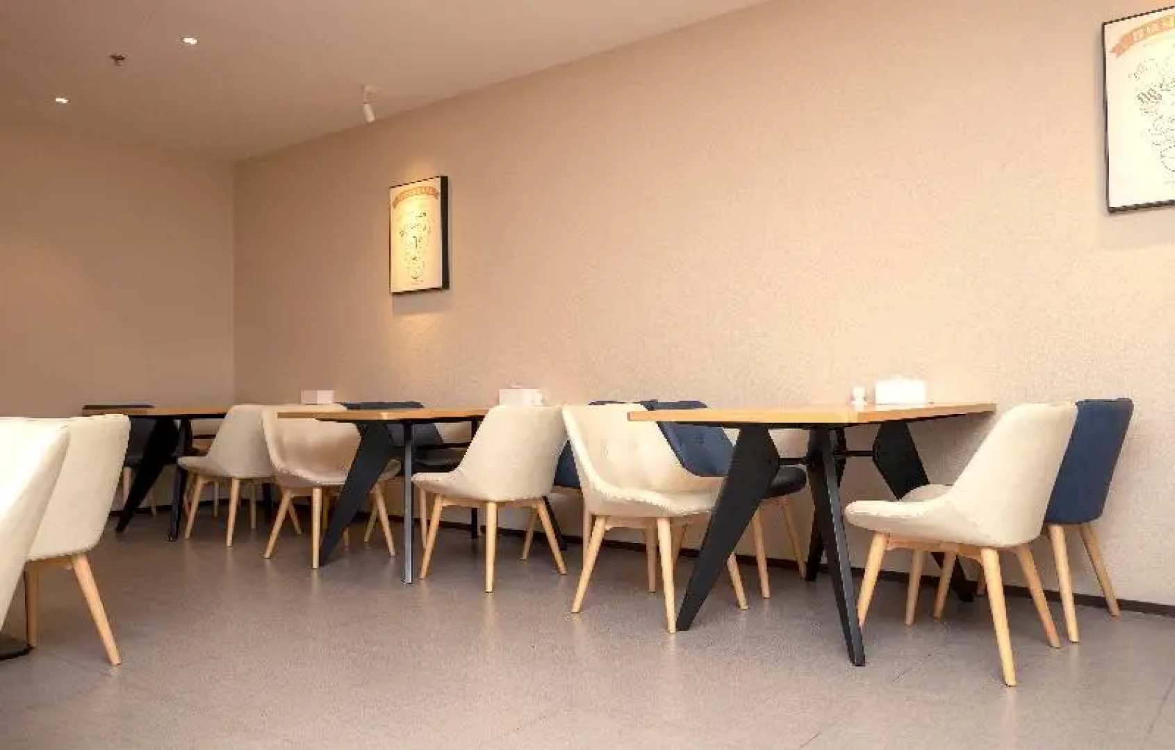 Hanting Hotel (Shangluo Shidai Huacheng)