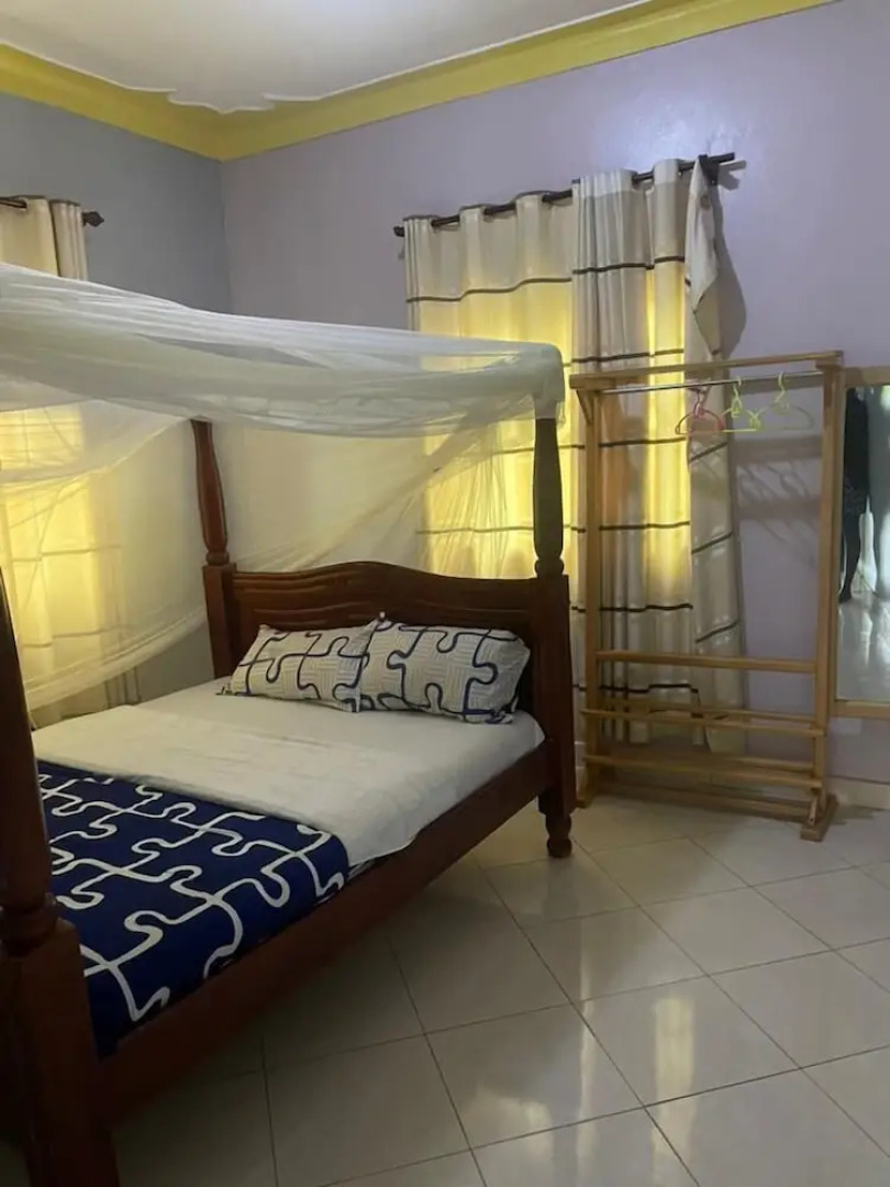 Pearl Gardens Beach Resort Kalangala