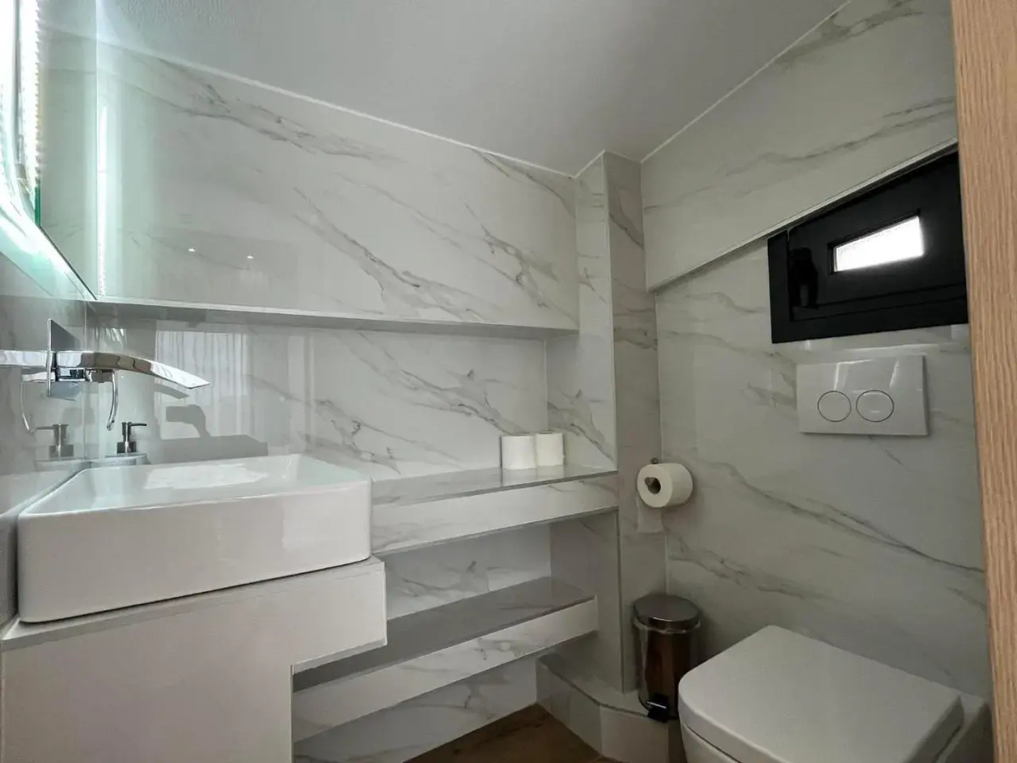 Artline Luxury Suites