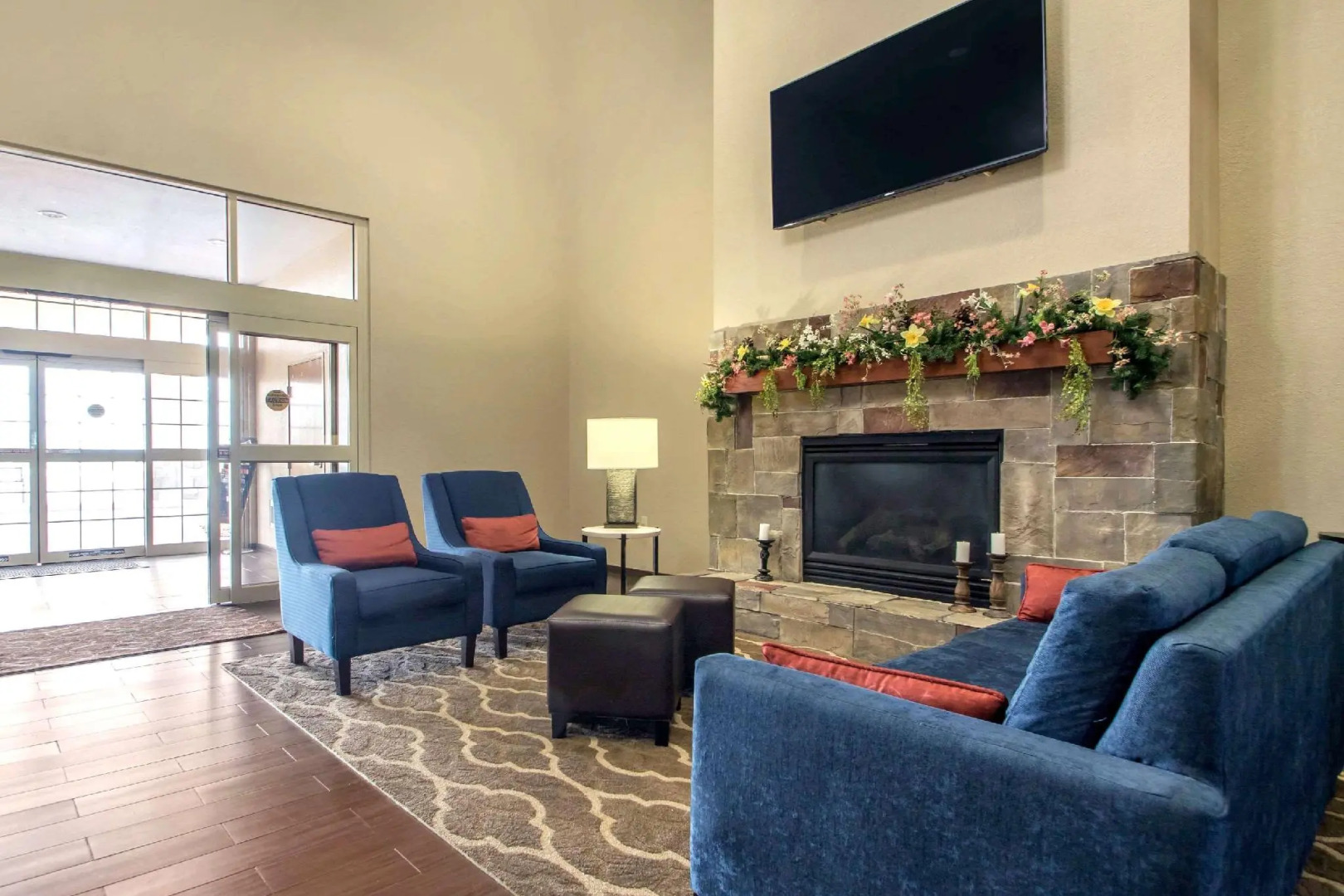 Comfort Suites Johnson Creek Conference Center