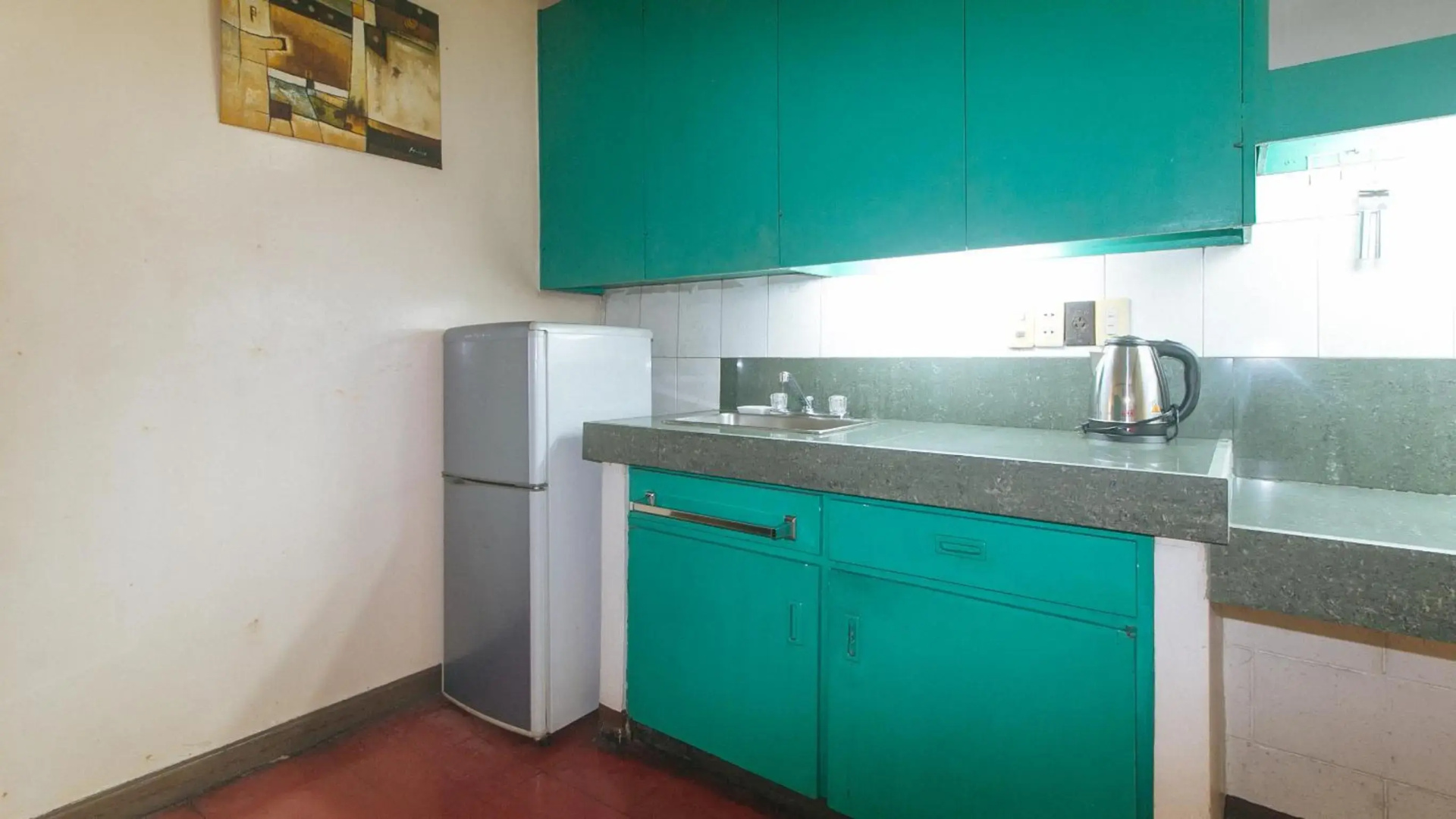 Broadway Court Apartelle