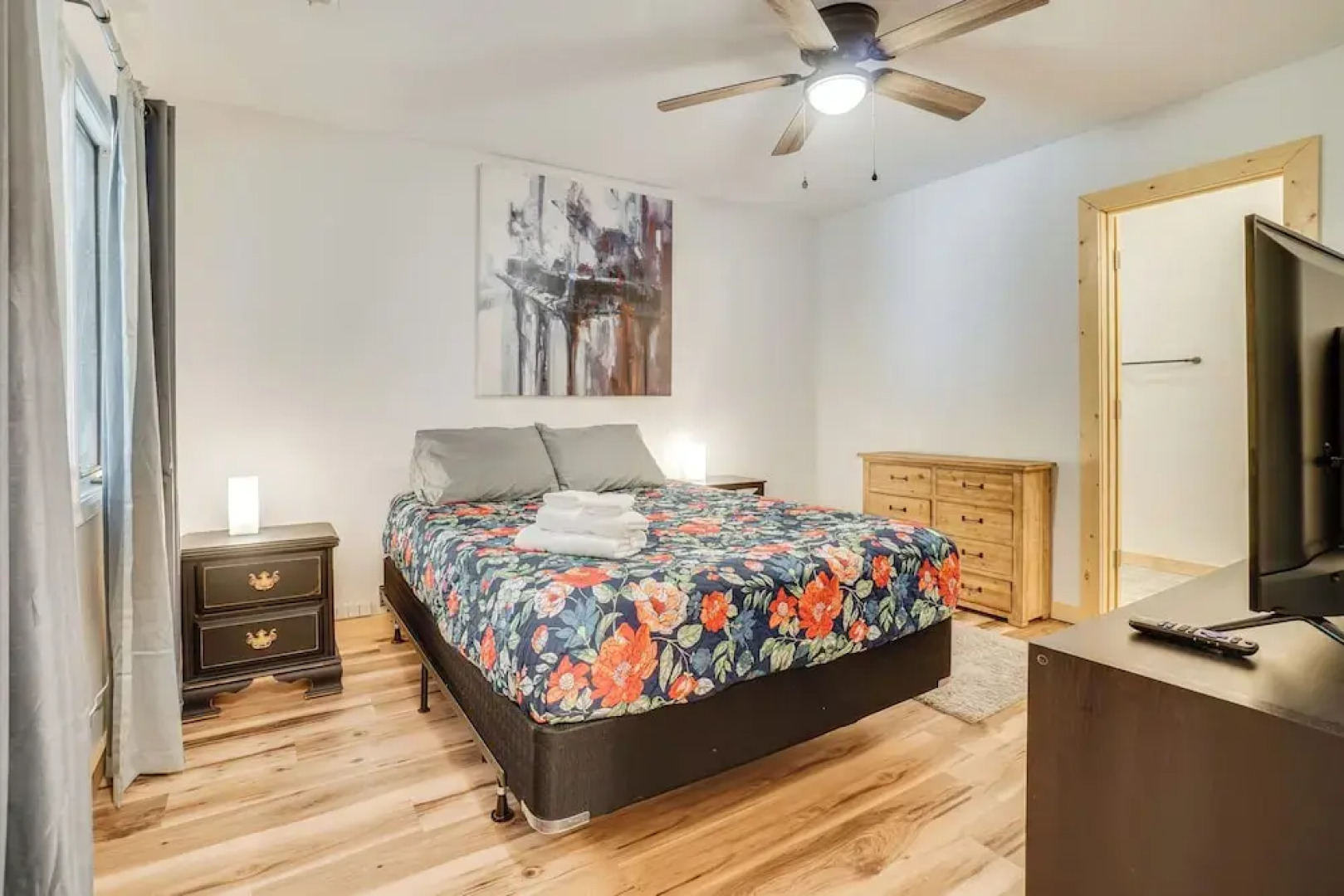 Spacious Rustic Helen Abode ~ 1/2 Mi From Tubing!